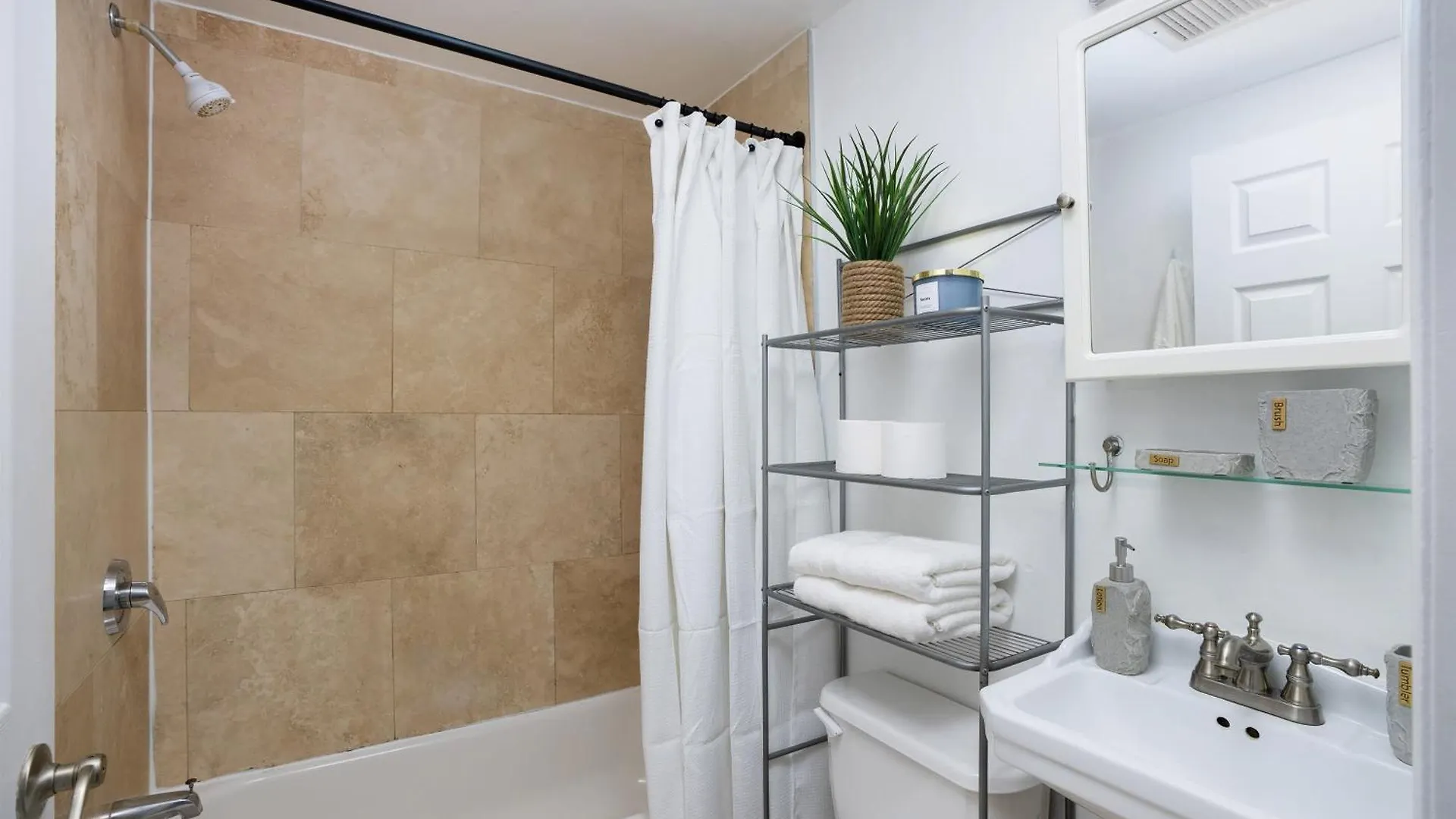 Apartment 1435-3-3 Bedrooms 2Bath W D Prime Upper East New York