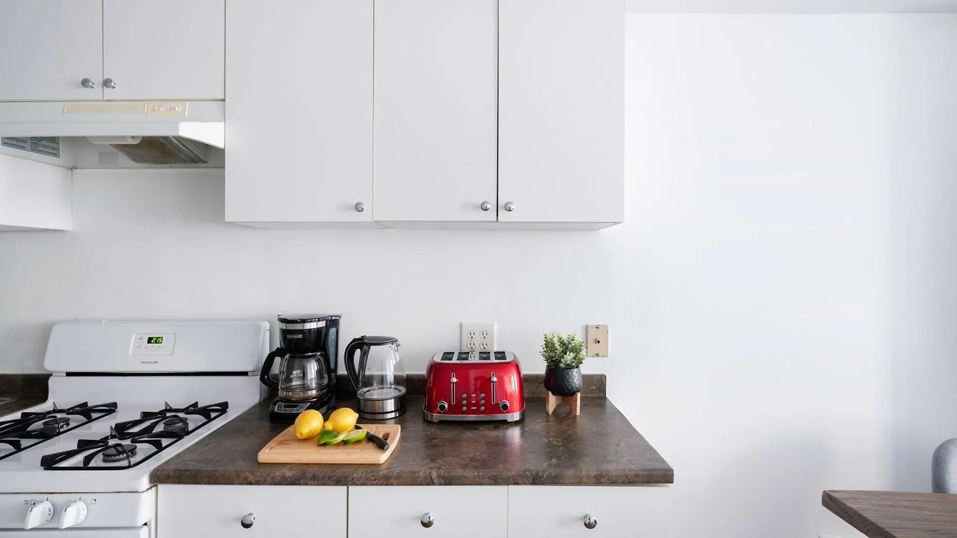 1435-3-3 Bedrooms 2Bath W D Prime Upper East location