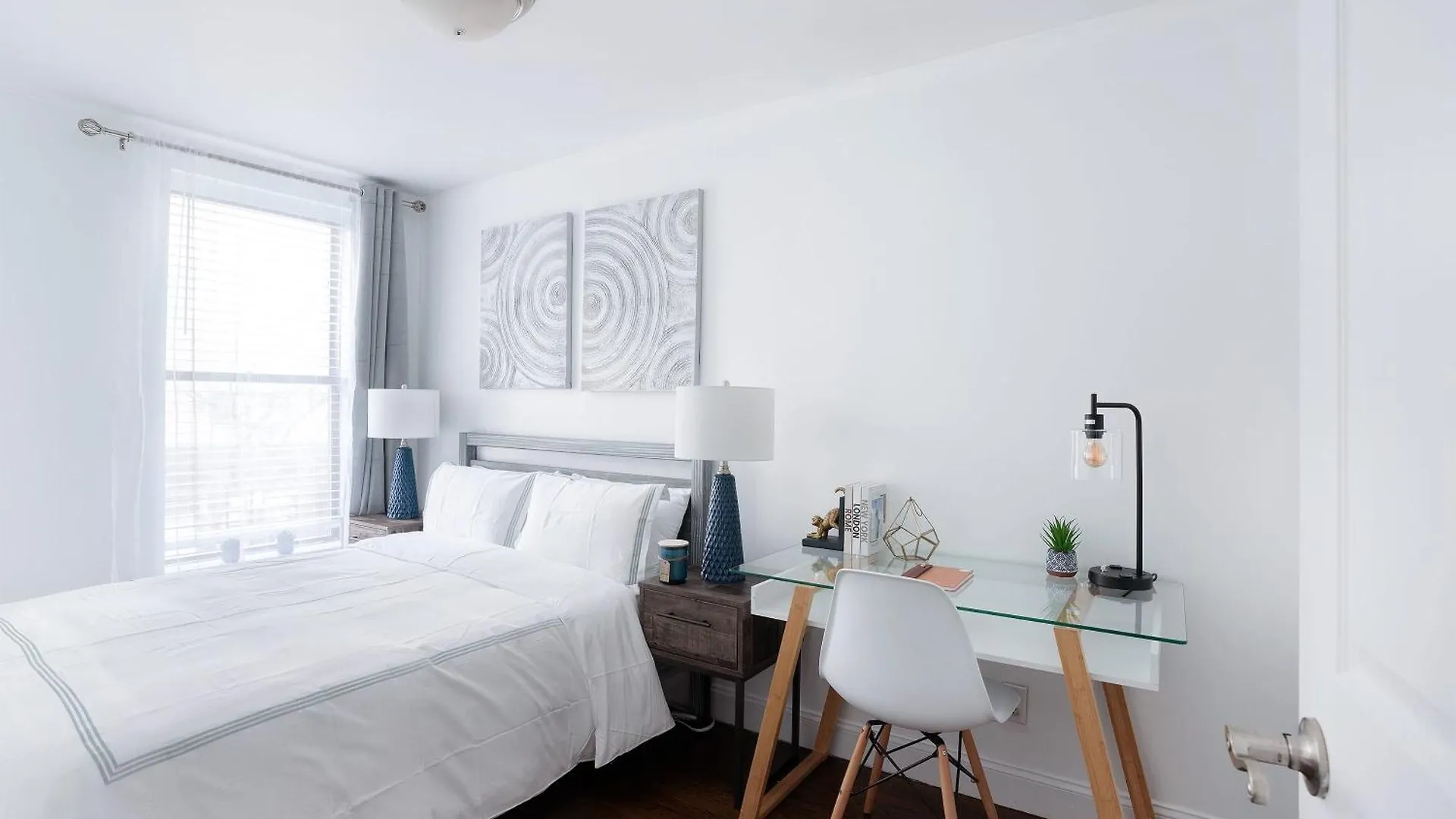 1435-3-3 Bedrooms 2Bath W D Prime Upper East New York 0*,